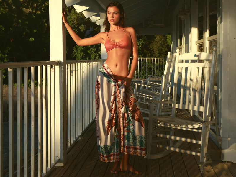 How to Wear a Pareo: A Guide to Ours