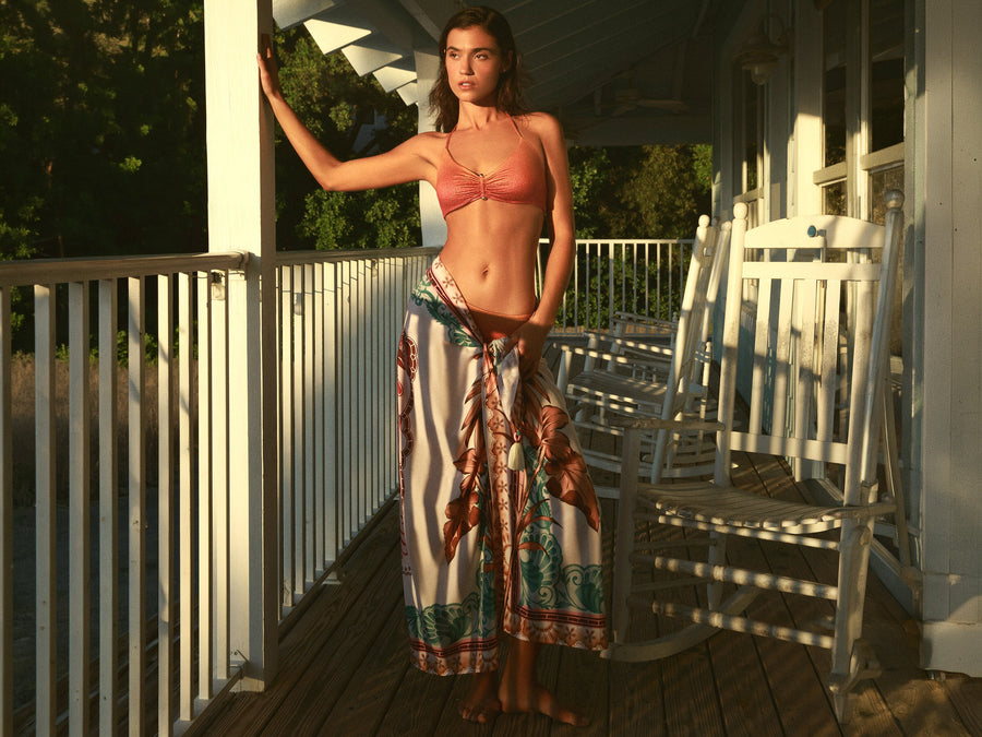 How to Wear a Pareo: A Guide to Ours
